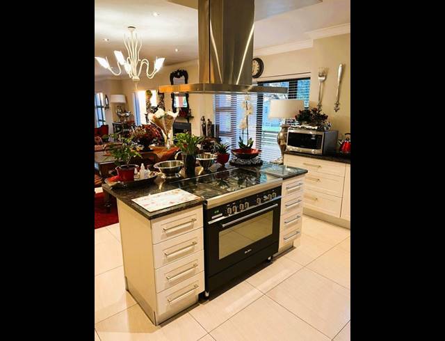 4 BEDROOM HOUSE FOR SALE IN COPPERLEAF ESTATE